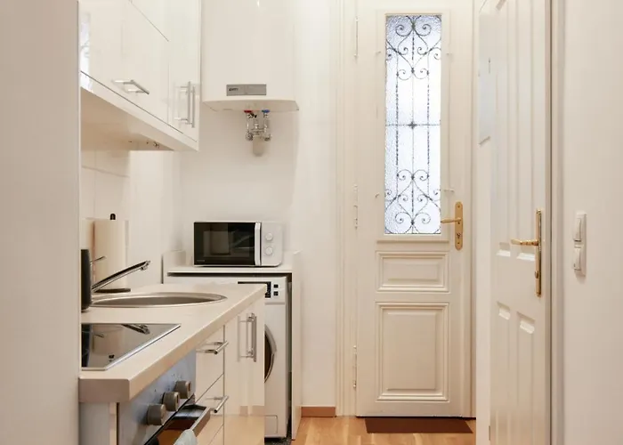 Perfecto With Designers Touch 24h Check-in Apartman